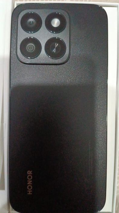 Продам новый телефон Honor