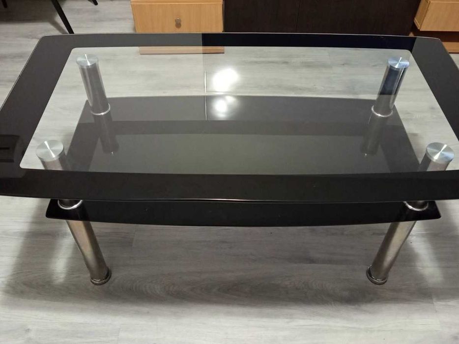 Стъклена холна маса