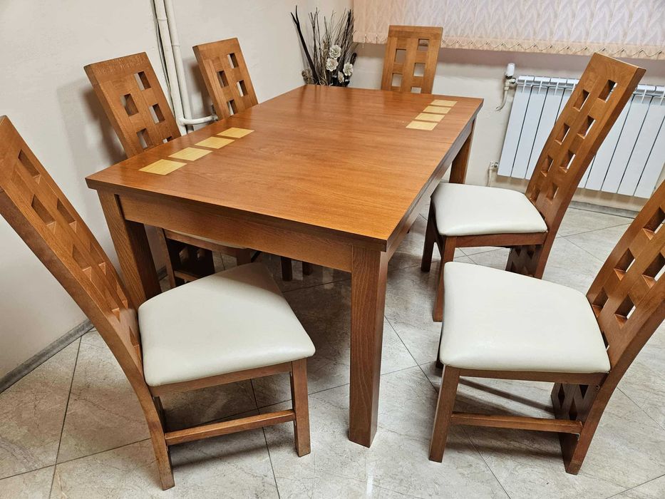 Маса със шест стола