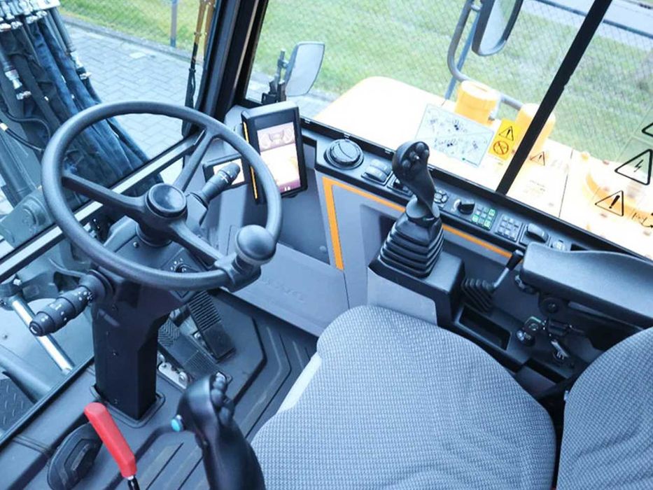 Колёсный экскаватор Volvo EW60E