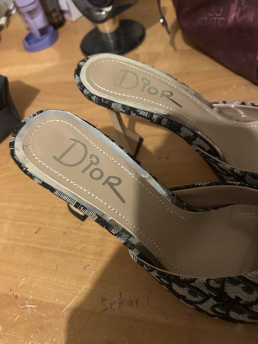 Dior токчета    .