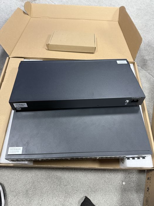 Коммутатор SNR-S2985G-48T свич