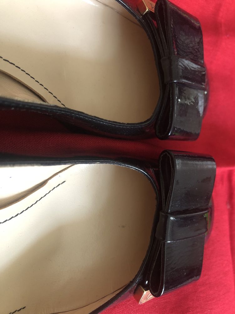 Pantofi de dama din piele, lac negru, mas. 38, toc 6 cm