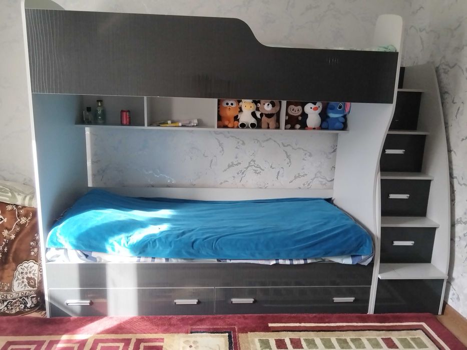 Продам двухъярусную кровать