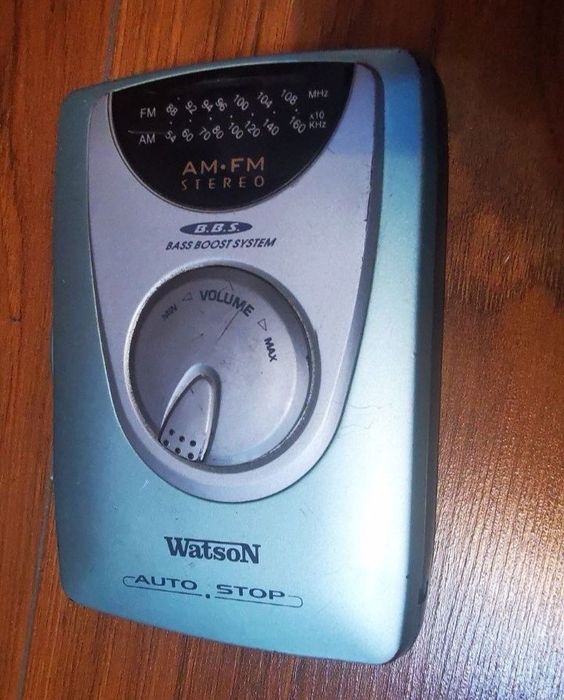 Walkman cu radio Watson 
Funcțional pe radio
Pe caseta se aude gajait