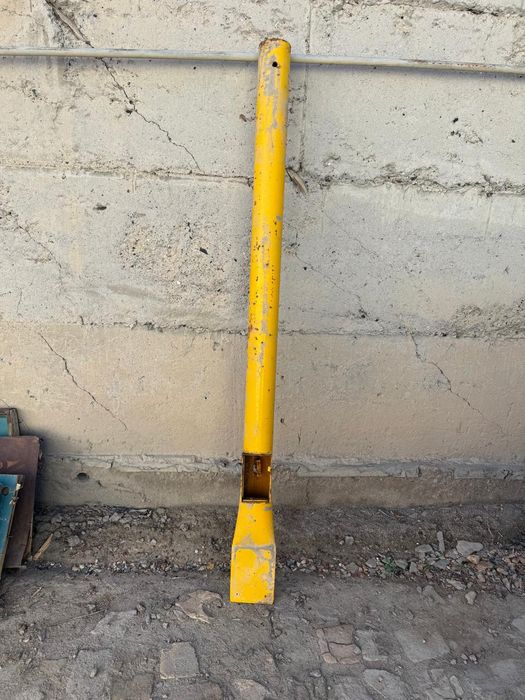 Металлическая стойка (опора) для промышленного использования, 17 шт;