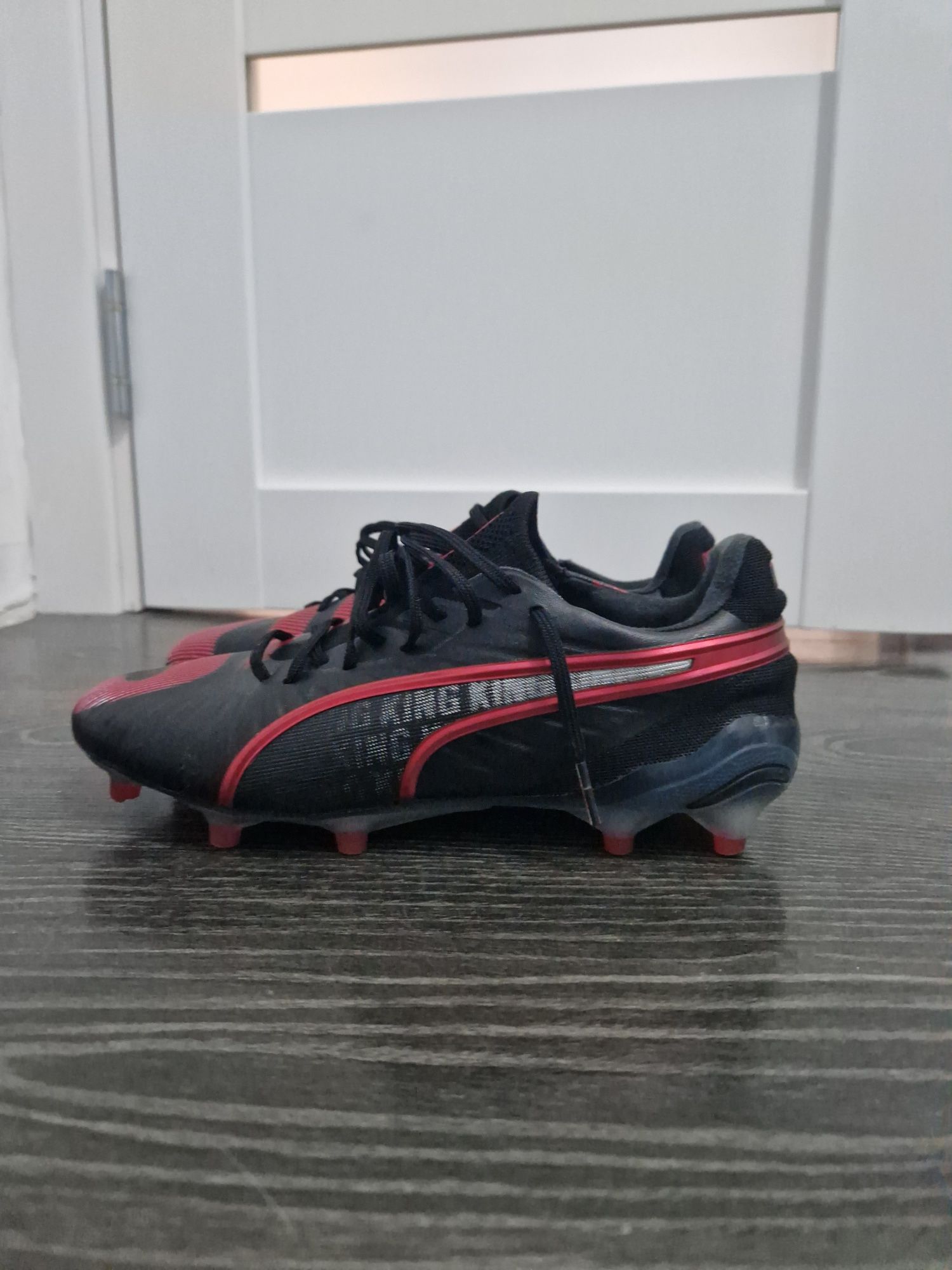 Ghete fotbal Puma King Corsa Ultimate mar. 38