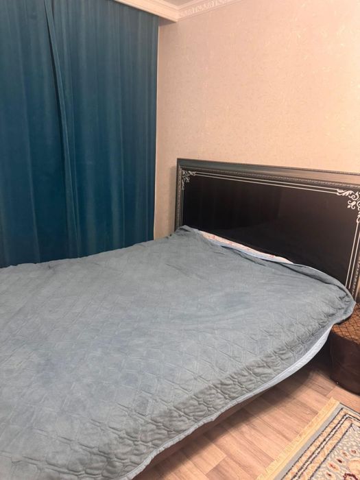 Двуспальная кровать