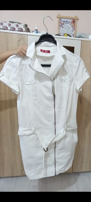 Белое платье.