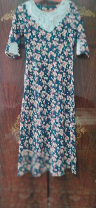 Узим кийган кийимлар. 42 размер куйлаклар, 46 размер шим,.