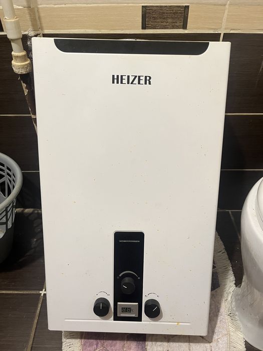 Продается шкаф и водонагриватель б/у