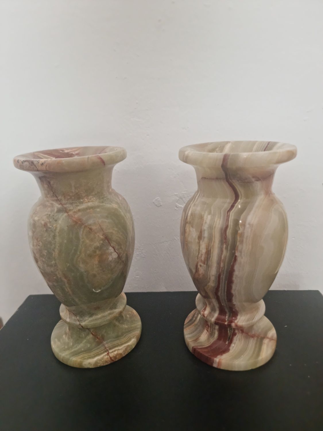 Pereche vază vintage sculptată in onix