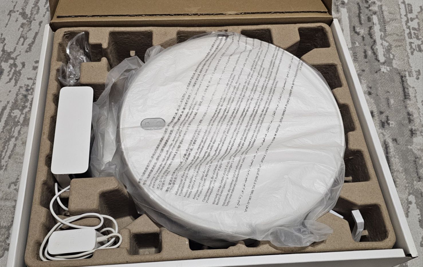 Робот пылесос Xiaomi Mi Robot Vacuum-Mop Essential