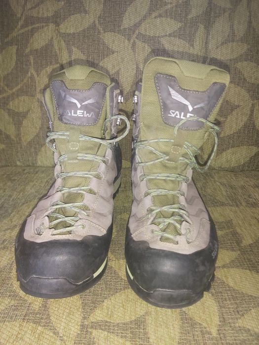 Високи трекинг обувки Salewa GTX