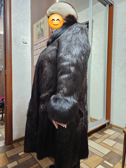 Продаётся шуба из нутрии в отличном состоянии