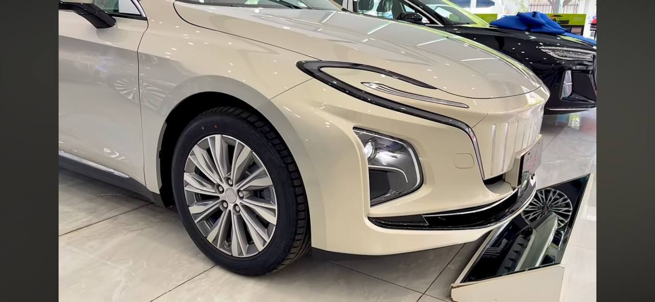 Hongqi E-QM5 plus  500-560 km