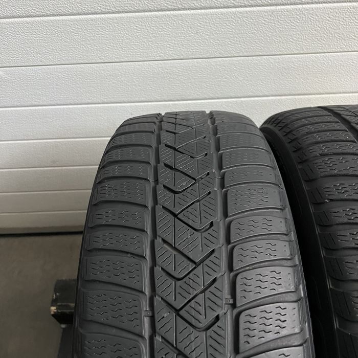 2 Anvelope iarna 225 55 17 Pirelli Runflat DOT 2021