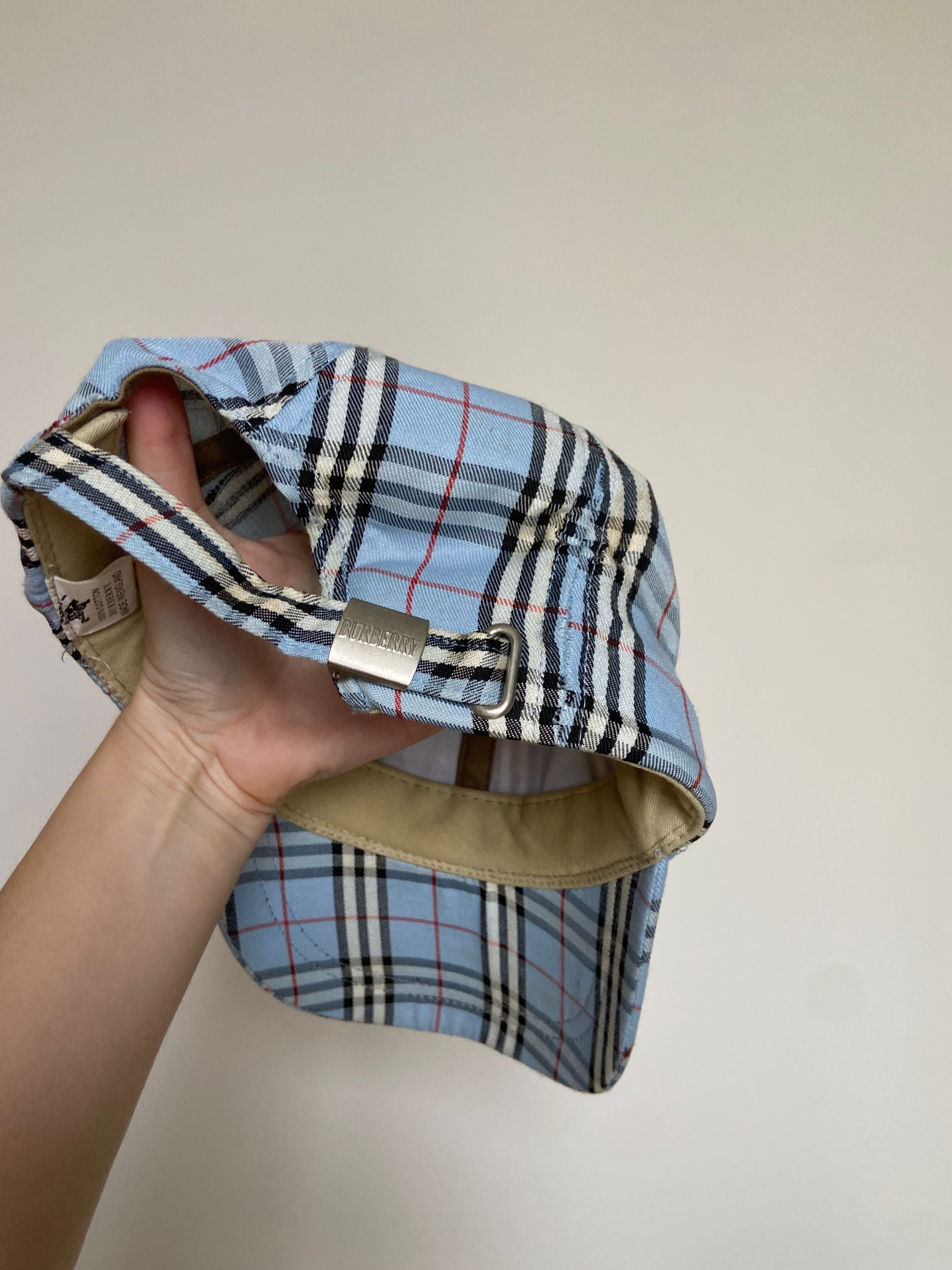 Шапка с козирка Burberry