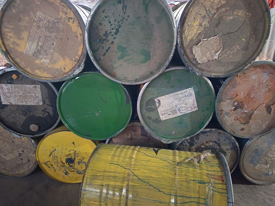 Бочка 200 литровая. В хорошем состоянии.Оптом