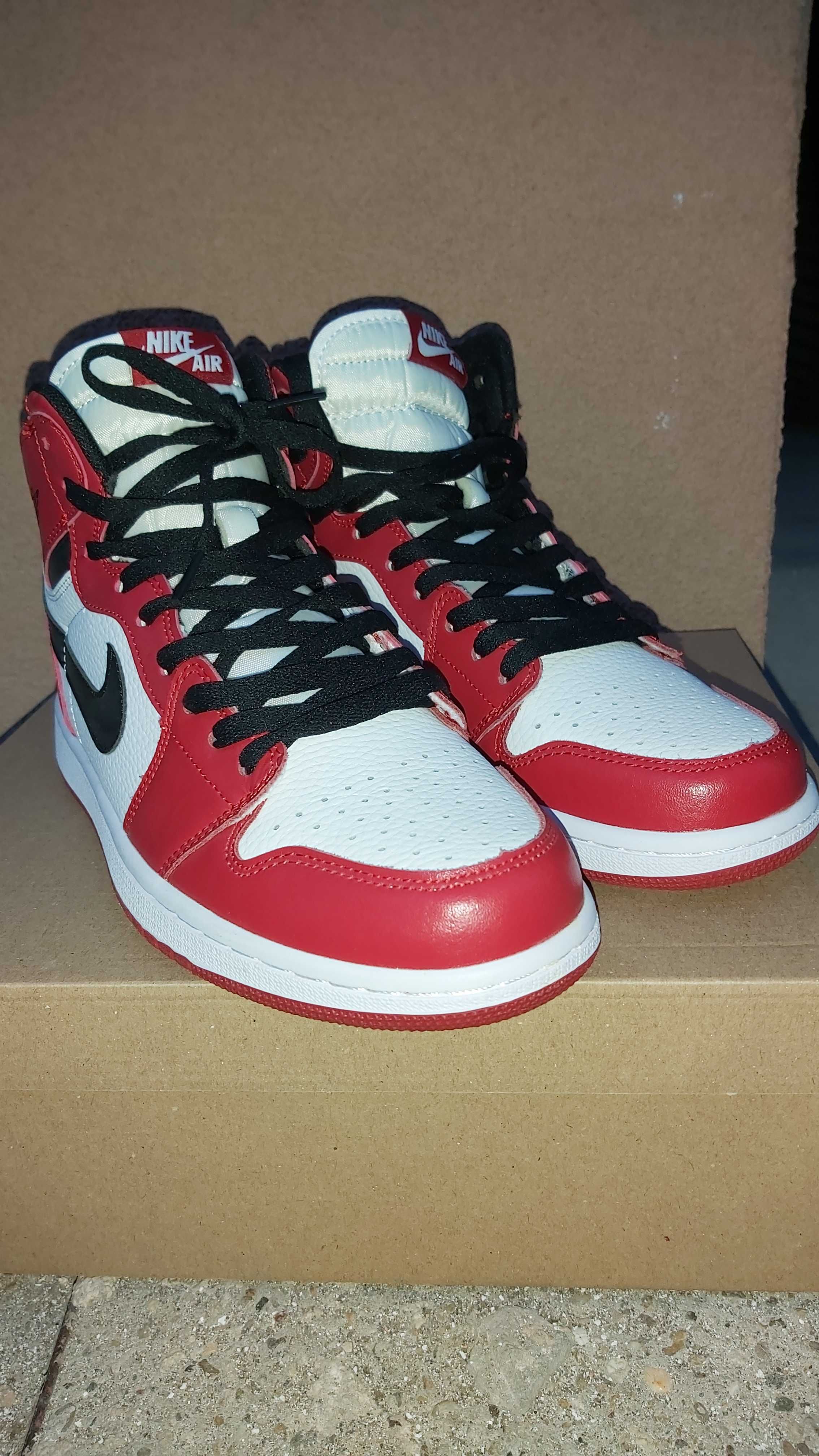 Air Jordan 1 Retro High OG 'Chicago' 2015 - Номер 42