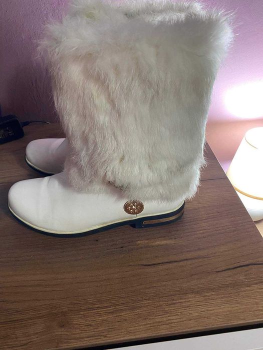 Дамски ботуши, боти и кецове