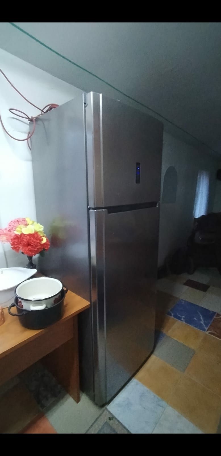 Ariston frigider argintiu în garanție vand sau schimb mai mic