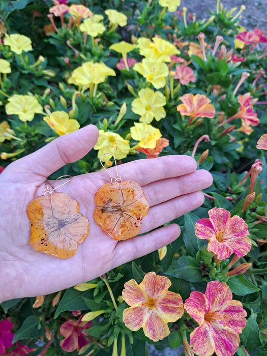 Bijuterii handmade, din flori naturale,  în rășină