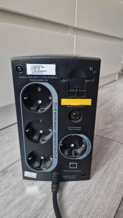 Back-UPS 700 APC