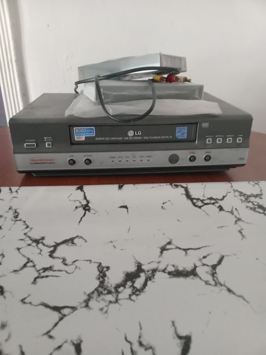 Продам видик, кассетный видеопроигрыватель