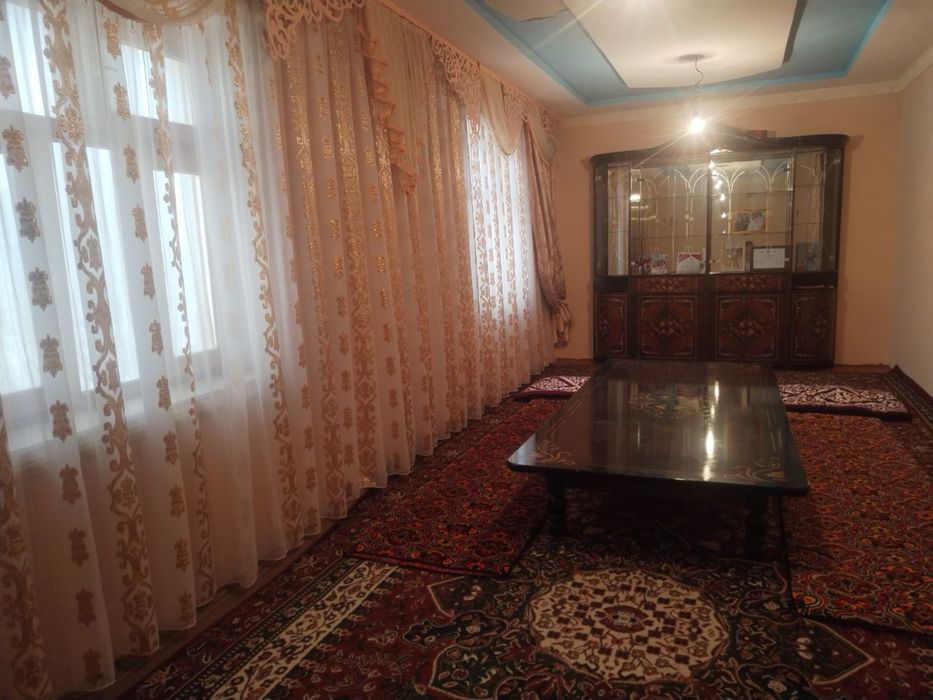 Uy sotiladi 10 sotix