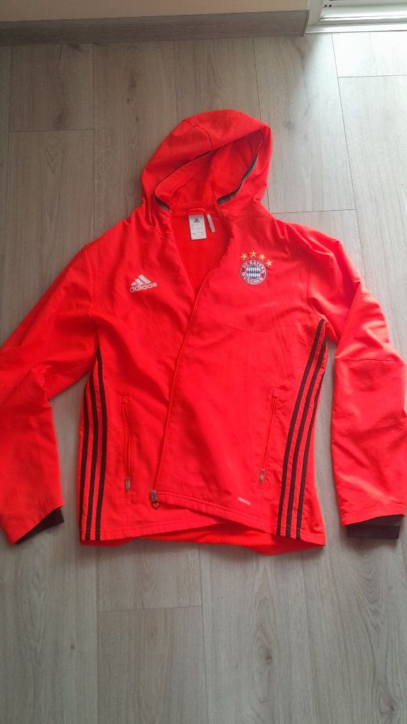 Мъжко спортно горнище с качулка Bayern München Adidas втора употреба