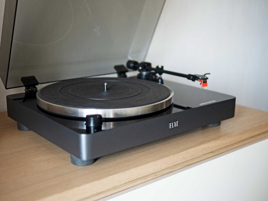 Продавам грамофон Elac Miracord 50