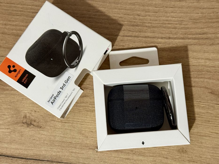 Чехол Spigen Urban Fit для Airpods 3