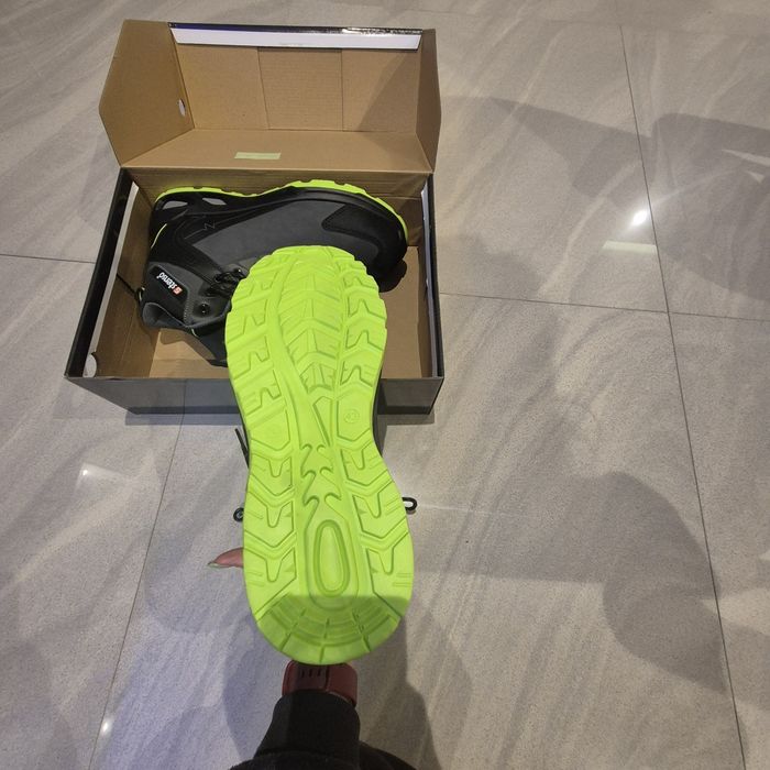 Работни обувки Stenso - чисто нови необувани