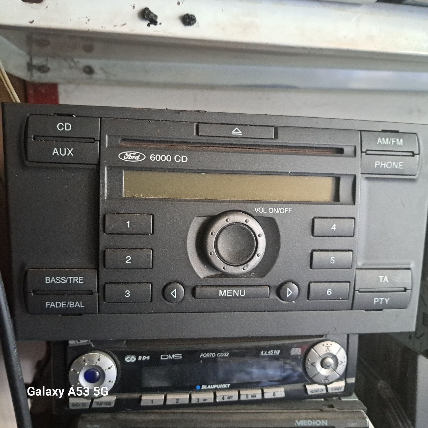 Оригинално радио за Форд  Blaupunkt радио Cd/Navigacia.Focus 6000 CD