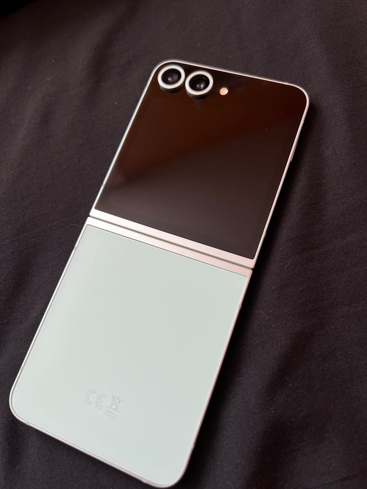 Samsung Galaxy Z Flip 6