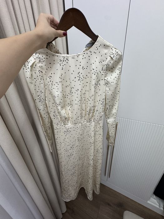 Платье в горошек