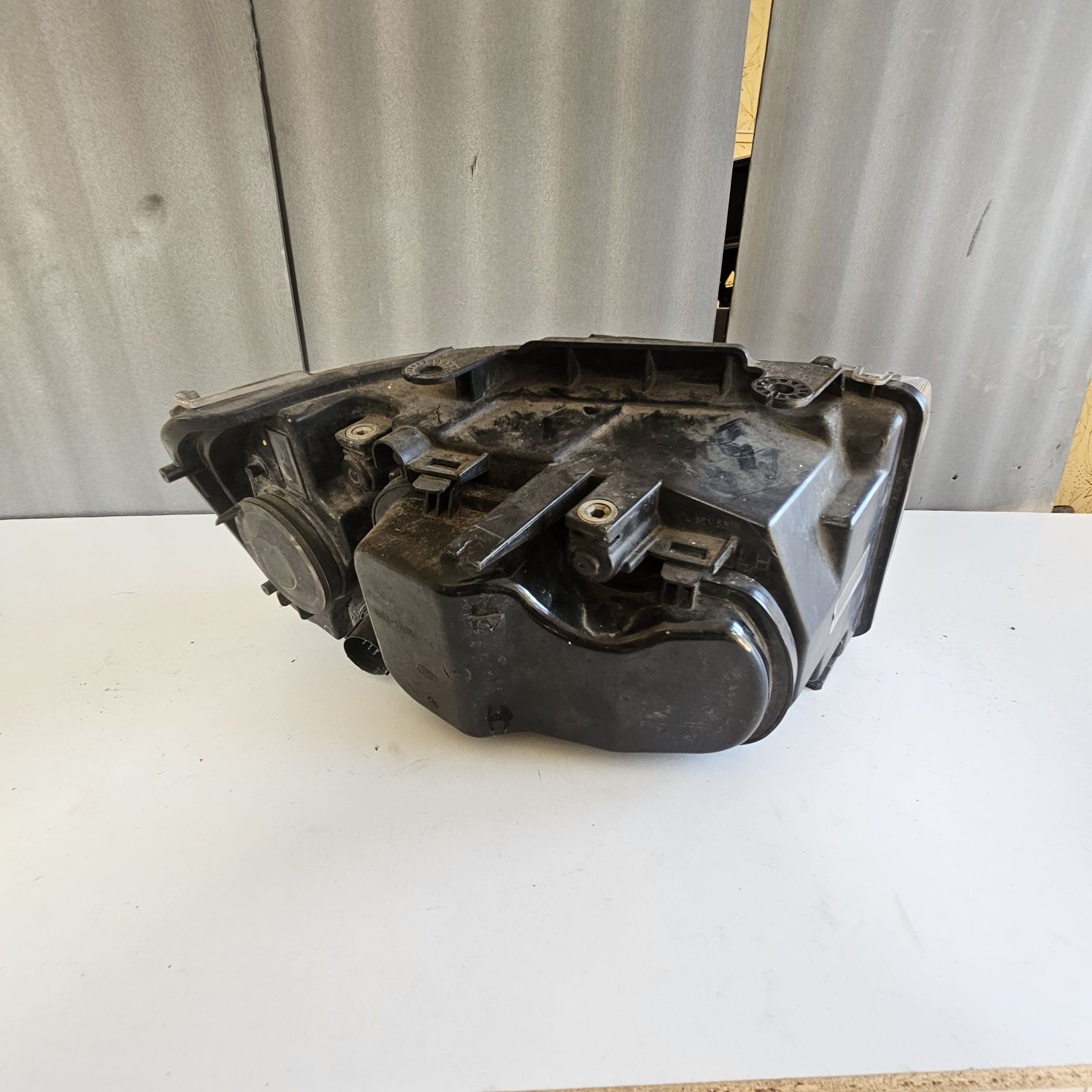 Десен фар Freelander 2 II 06-11 Xenon Land Rover