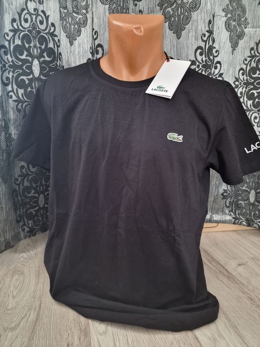 Vând tricou batal LACOSTE