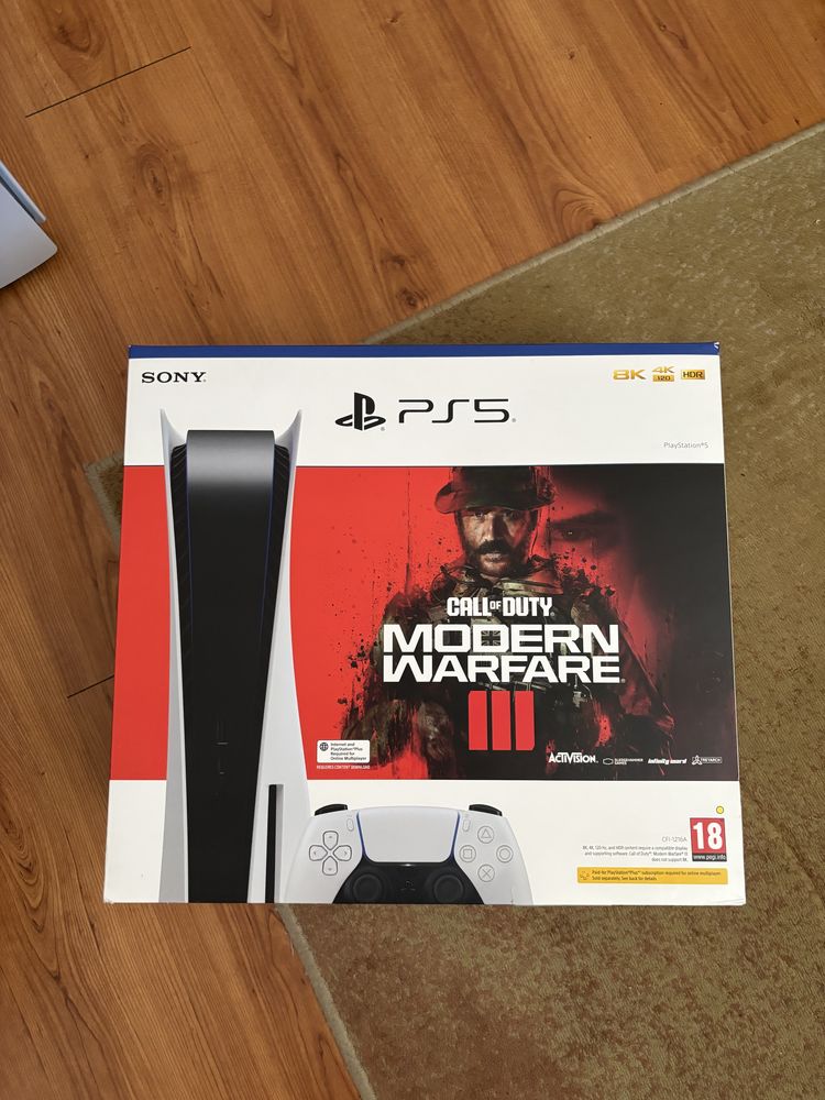 Playstation 5 Disc версия с оригинална кутия кабели и игра!