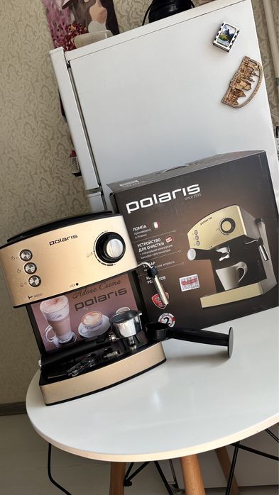 Кофеварка POLARIS