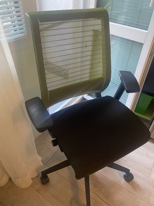 ергономичен стол Steelcase green