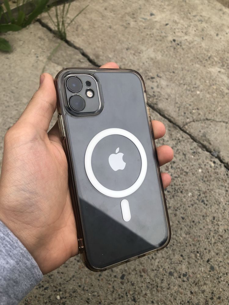обменяю iphone 11 и iphone 8+
