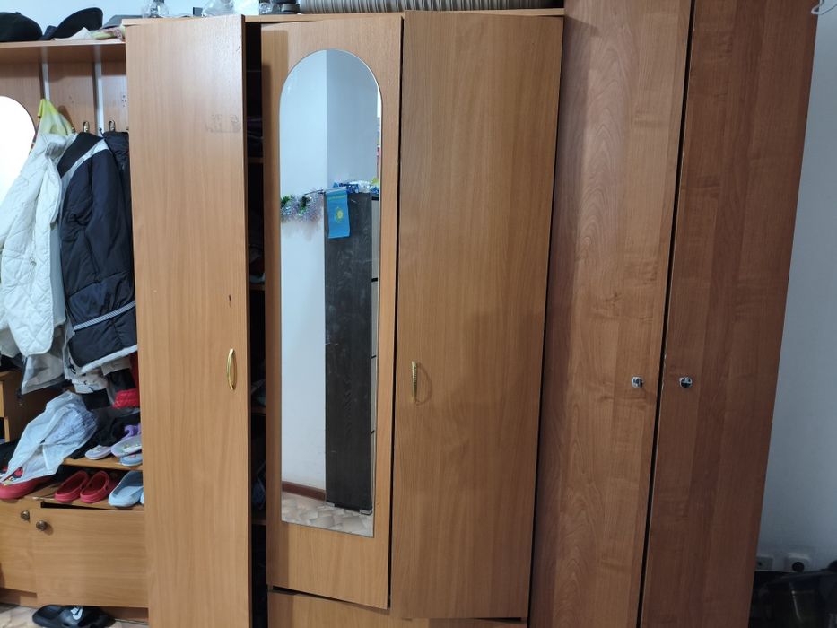 Продам Шкаф в прихожую за 25000 тг, срочно, самовывоз