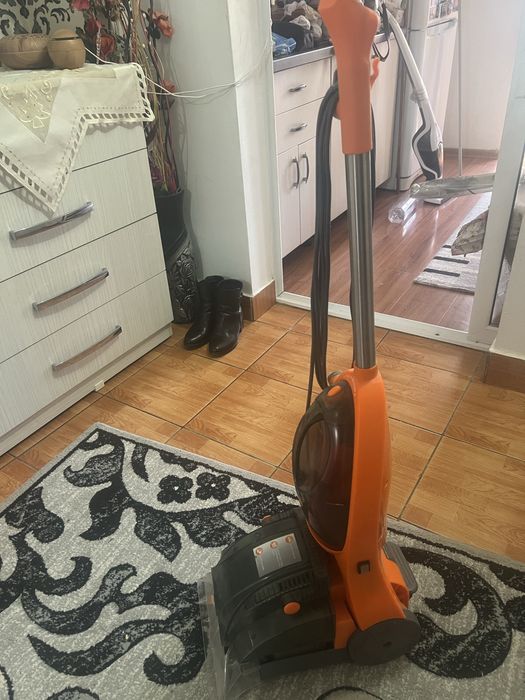 Aparat de curatat covoare si movhete VAX-stare buna,functionabil