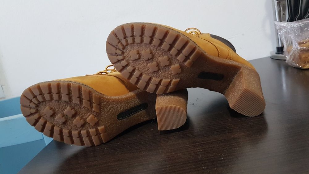 Ghete Timberland 38