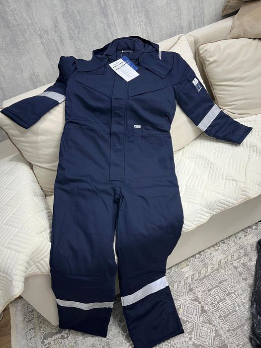 Спецодежда продам