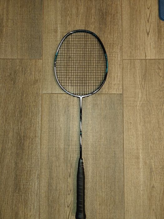 Бадминтон ракета Astrox 88s tour 4u