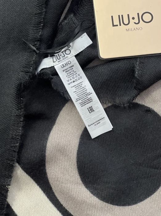 Нов Liu Jo шал за есен-зима, с етикет, неразопакован