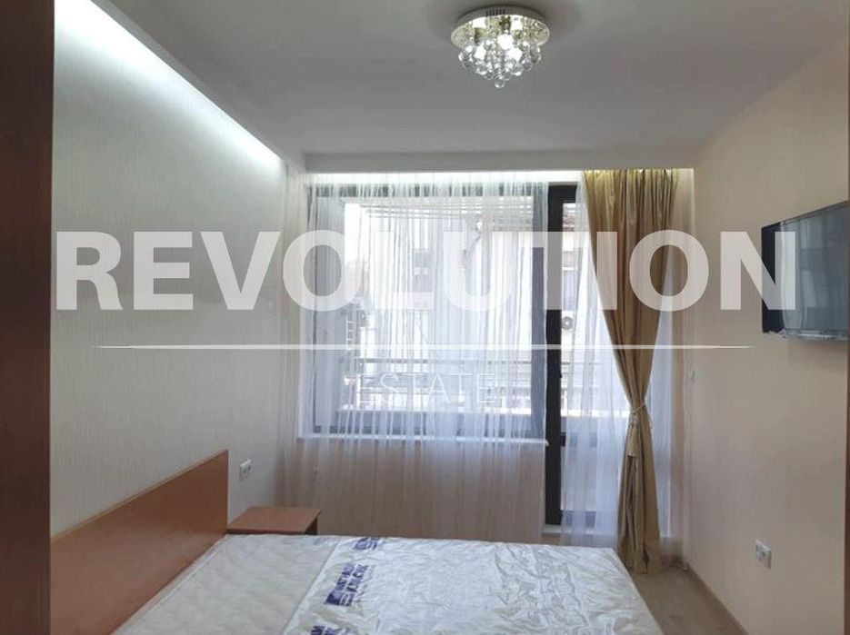 Дава се под наем Двустаен апартамент в Варна, Център - 65 кв.м за 650 € - Снимка #2